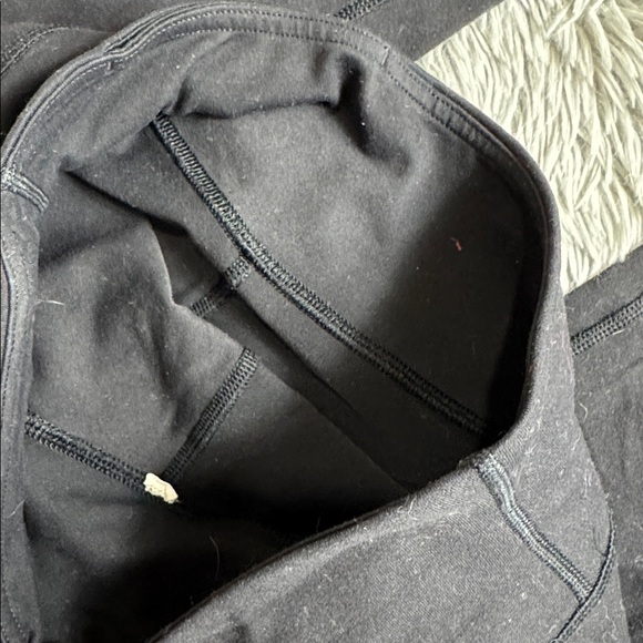 Lululemon Athletica Black wunder under crops size 4 - Picture 2 of 6